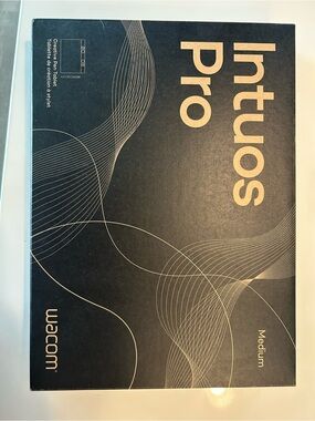 Intuos Pro Medium Creative Pen Tablet - Black